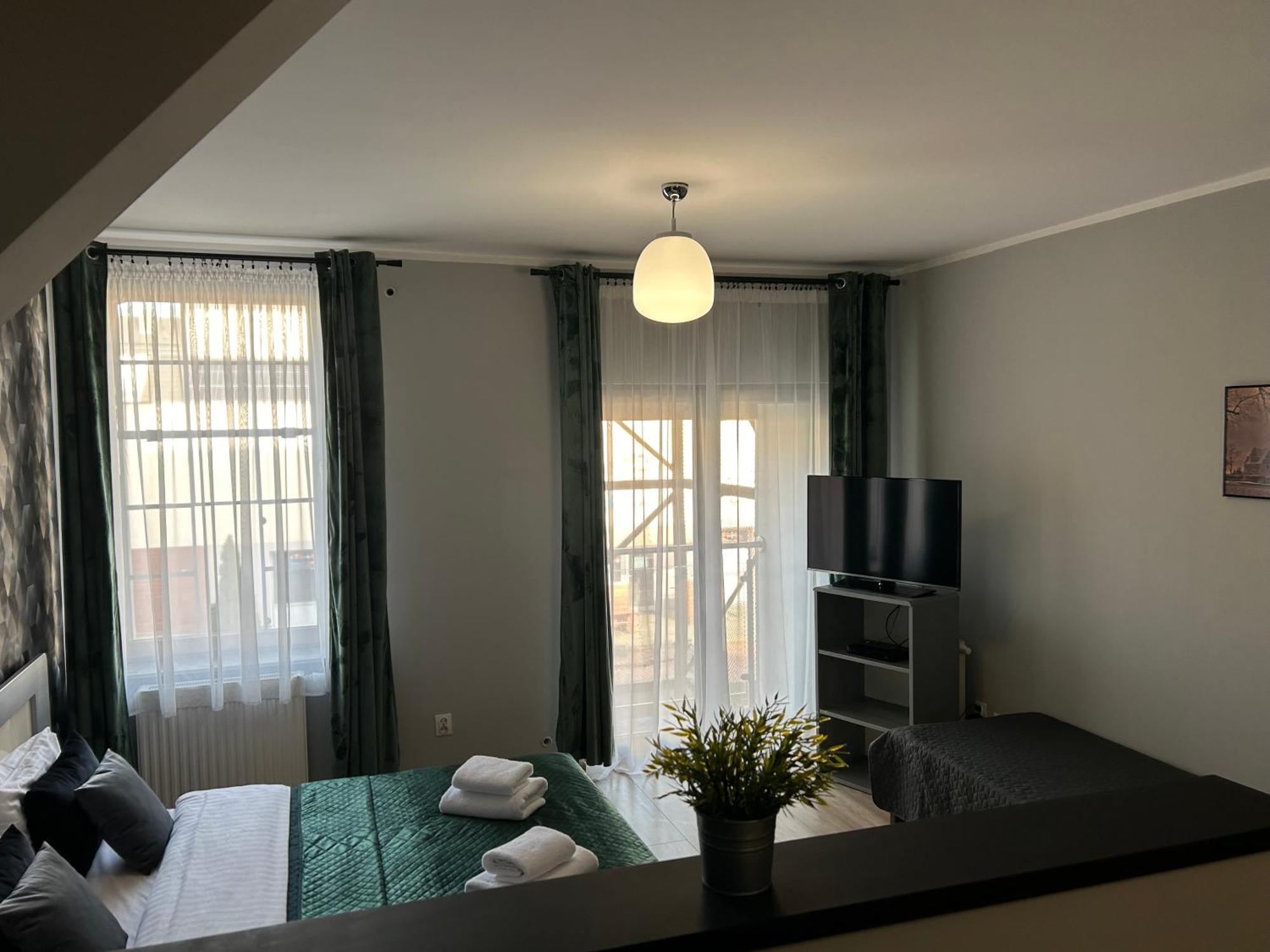 H-T-L Apartamenty Junior Nowa Sol Exteriér fotografie